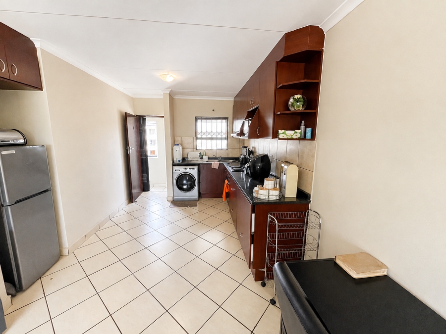 To Let 2 Bedroom Property for Rent in Burgundy Estate Western Cape